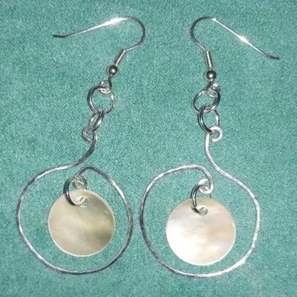 Handmade sterling silver & mother of pearl French hook dangling earrings - Picture 4 of 14